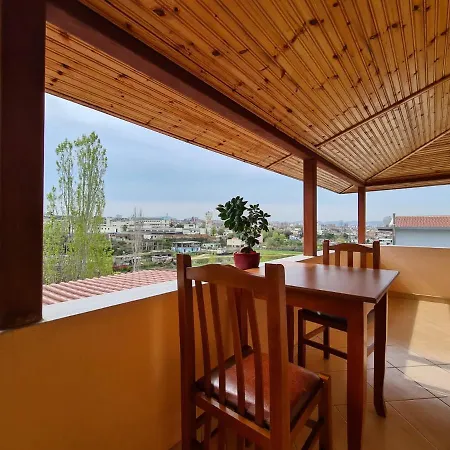 Bar Kafe Pjetri * Patza-Kuqani