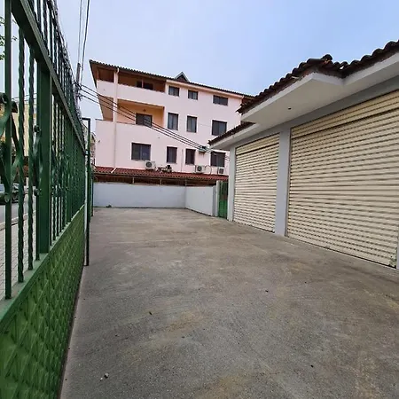 Bar Kafe Pjetri Pansiyon *