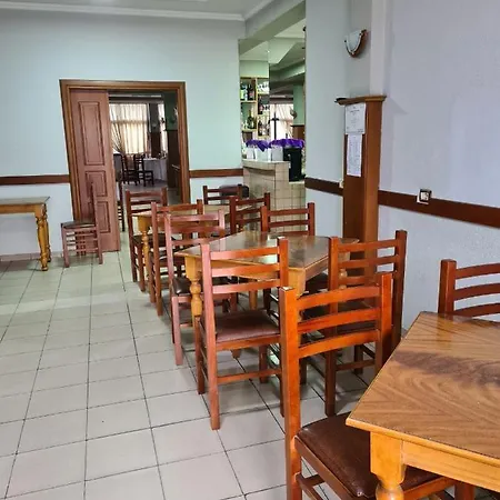 Bar Kafe Pjetri Patza-Kuqani