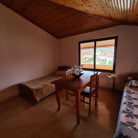 Pansiyon Bar Kafe Pjetri Patza-Kuqani