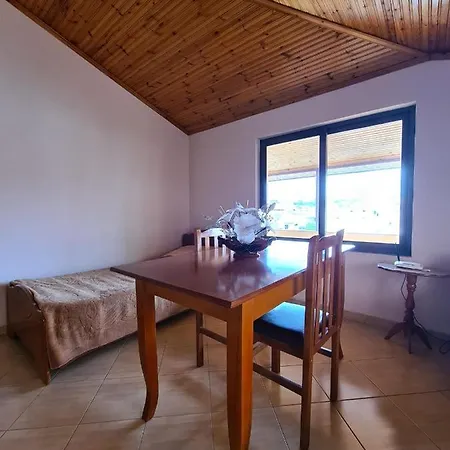 Bar Kafe Pjetri Δωμάτια σε οικογενειακή κατοικία *