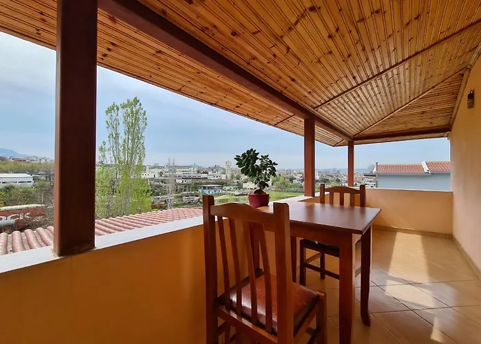 Bar Kafe Pjetri * Patza-Kuqani