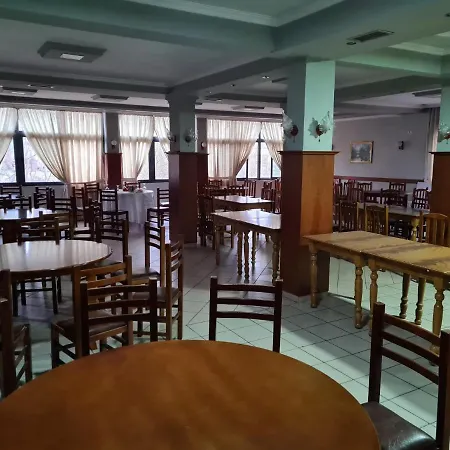Bar Kafe Pjetri Kwatera prywatna *