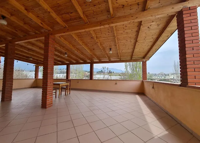 Bar Kafe Pjetri 民宿