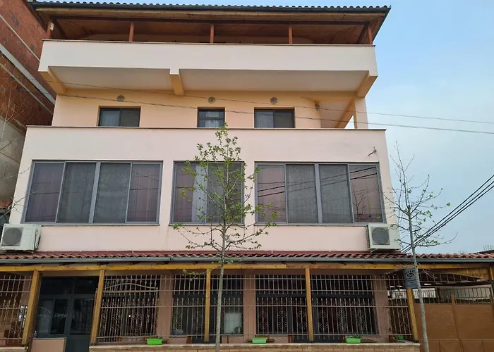 Bar Kafe Pjetri 民宿