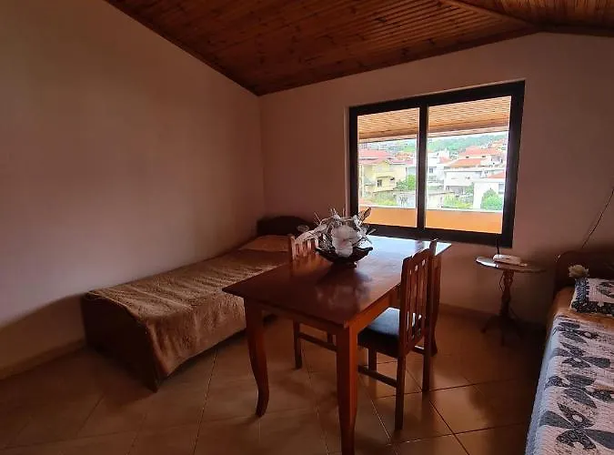 民宿 Bar Kafe Pjetri Patza-Kuqani